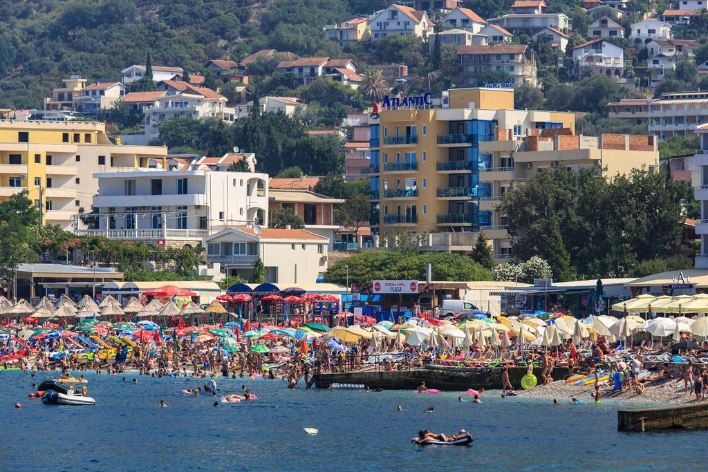 Atlantic Hotel Dobra Voda Buitenkant foto